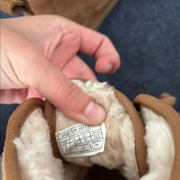 UGG Neumel Men’s Boots - Picture 6 of 6